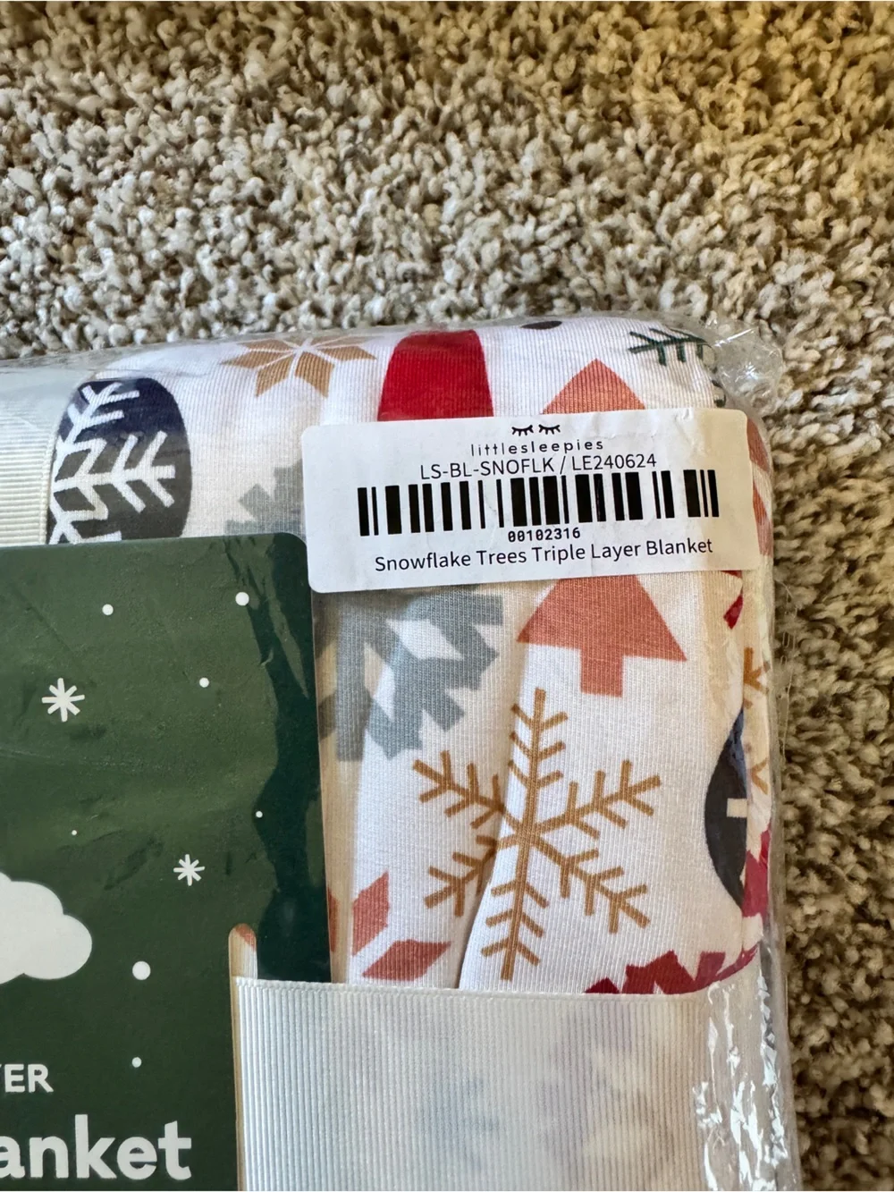 Triple-Layer Cloud Blanket - Holiday Snowflake Print (White)